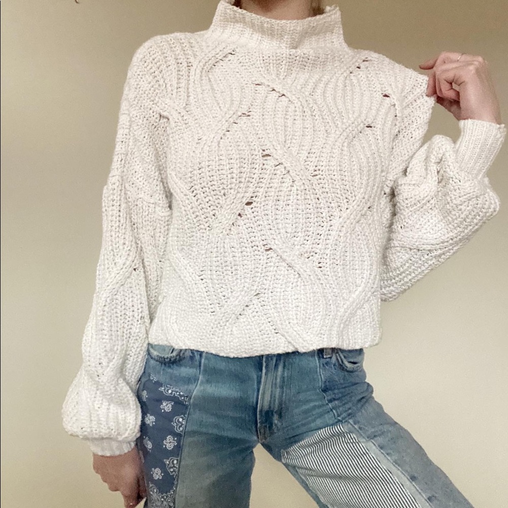 FREE PEOPLE size small knit sweater